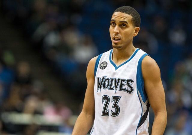 邮报：明年世界杯上下半场中段设强制补水时间，每次三分钟（邮报称：明年世界杯每半场中段将设3分钟强制补水暂停）