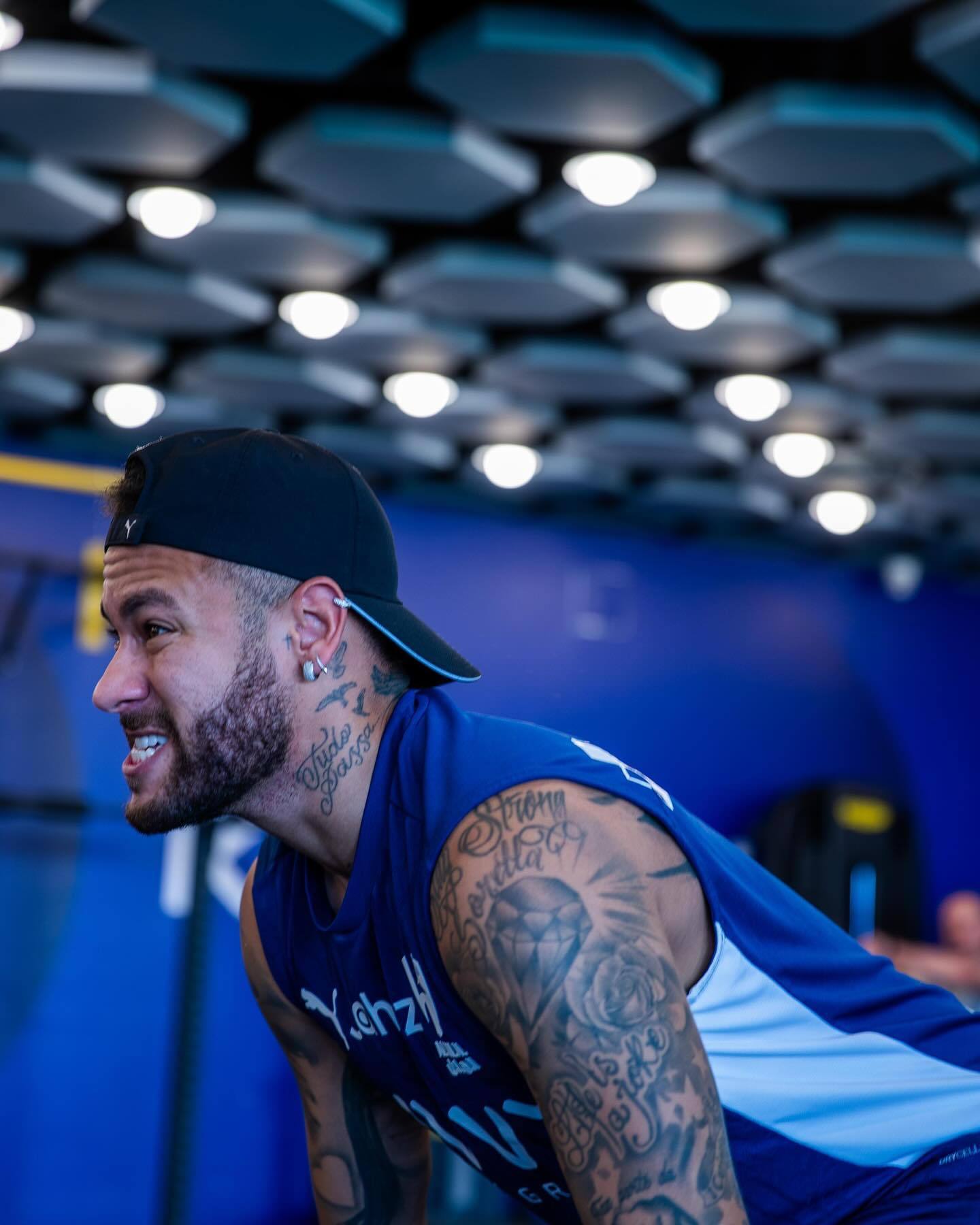 罗马推出黑胶唱片版队歌：限量版售价49.9欧，普通版19.9欧（罗马发布队歌黑胶唱片：限量版49.9欧，标准版19.9欧）