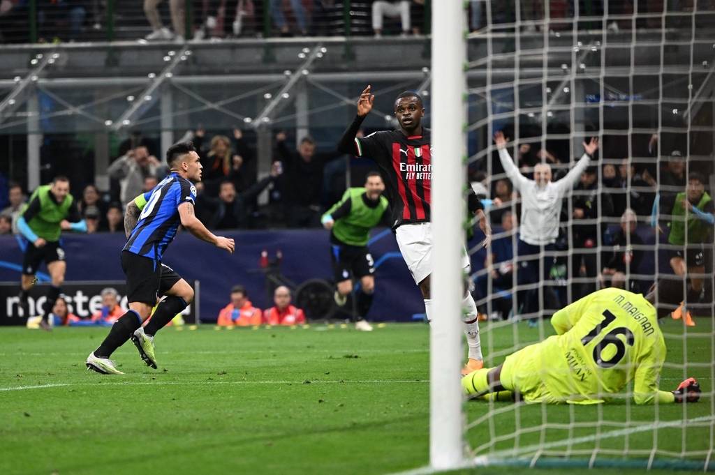 跟队记者：邓弗里斯因脚踝受伤可能缺阵至12月中旬左右（队记：邓弗里斯脚踝受伤，或缺阵至12月中旬左右）