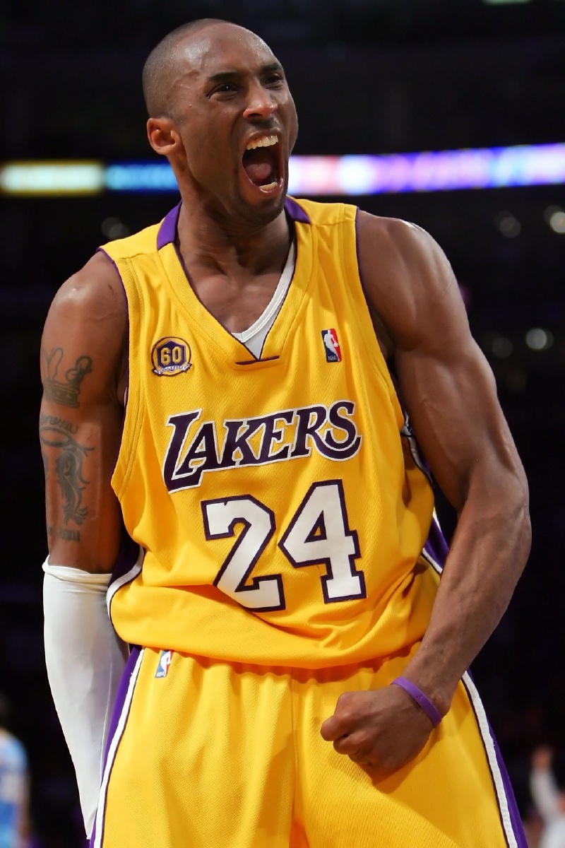 高二少女篮球场上炸翻全场自述答案只有努力（高二女生篮球场惊艳全场：她坦言，唯一的答案是努力）