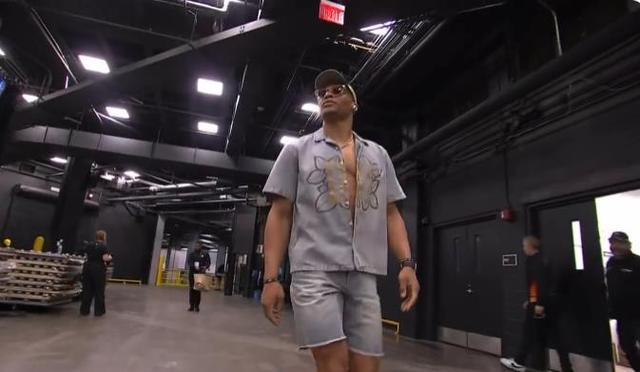 意甲媒体热议：米兰新援亚沙里首秀，贡献了一场极具说服力的比赛（亚沙里米兰处子秀获意媒盛赞，表现极具说服力）