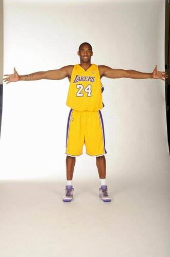 拉赫马尼：我们要庆祝，因为训练、工作就是为了让球迷高兴（拉赫马尼：该庆祝了，我们拼搏只为让球迷开心）