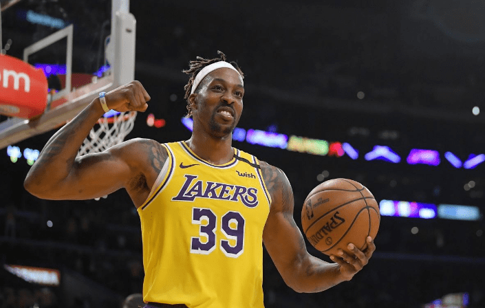 迈阿密夺冠之夜，梅西好兄弟被冷落：决赛无缘出场！赛后委屈落泪（迈阿密加冕之夜，梅西挚友无缘登场：决赛遭冷落，赛后黯然落泪）