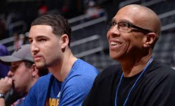 韩淼雨第十二届全国残疾人运动会举重赛场夺双金（韩淼雨在第十二届全国残疾人运动会举重项目斩获双金）